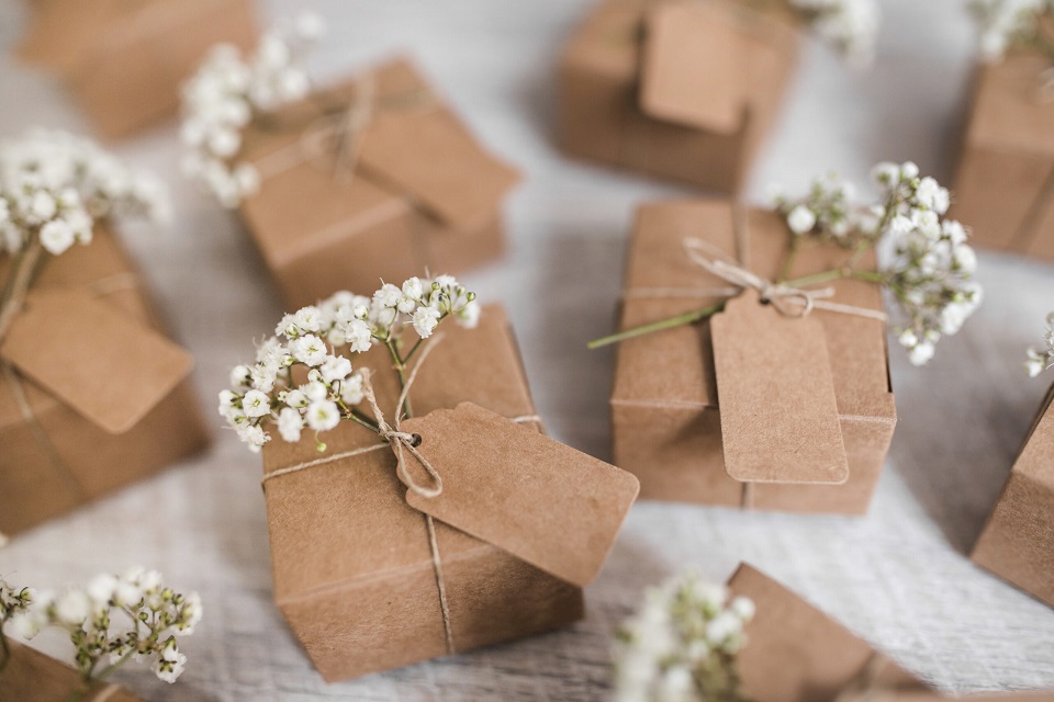 7 Personalized Gifts To Hand Out At Your Wedding