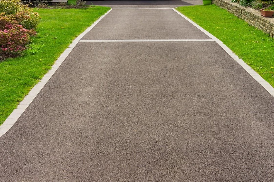How To Properly Maintain Your Paved Driveway Or Walkway