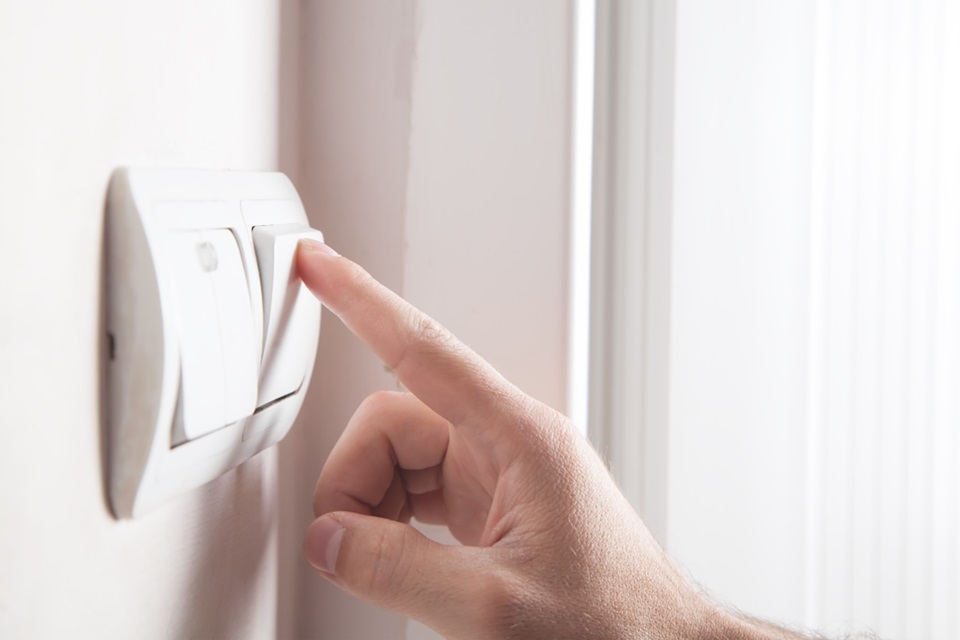 5 Essential Light Switch Repair Tips To Help You Enjoy A Stress-Free Holiday Season