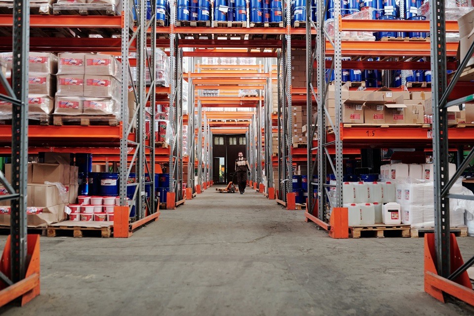 Understanding The Basics Of Warehousing Distribution